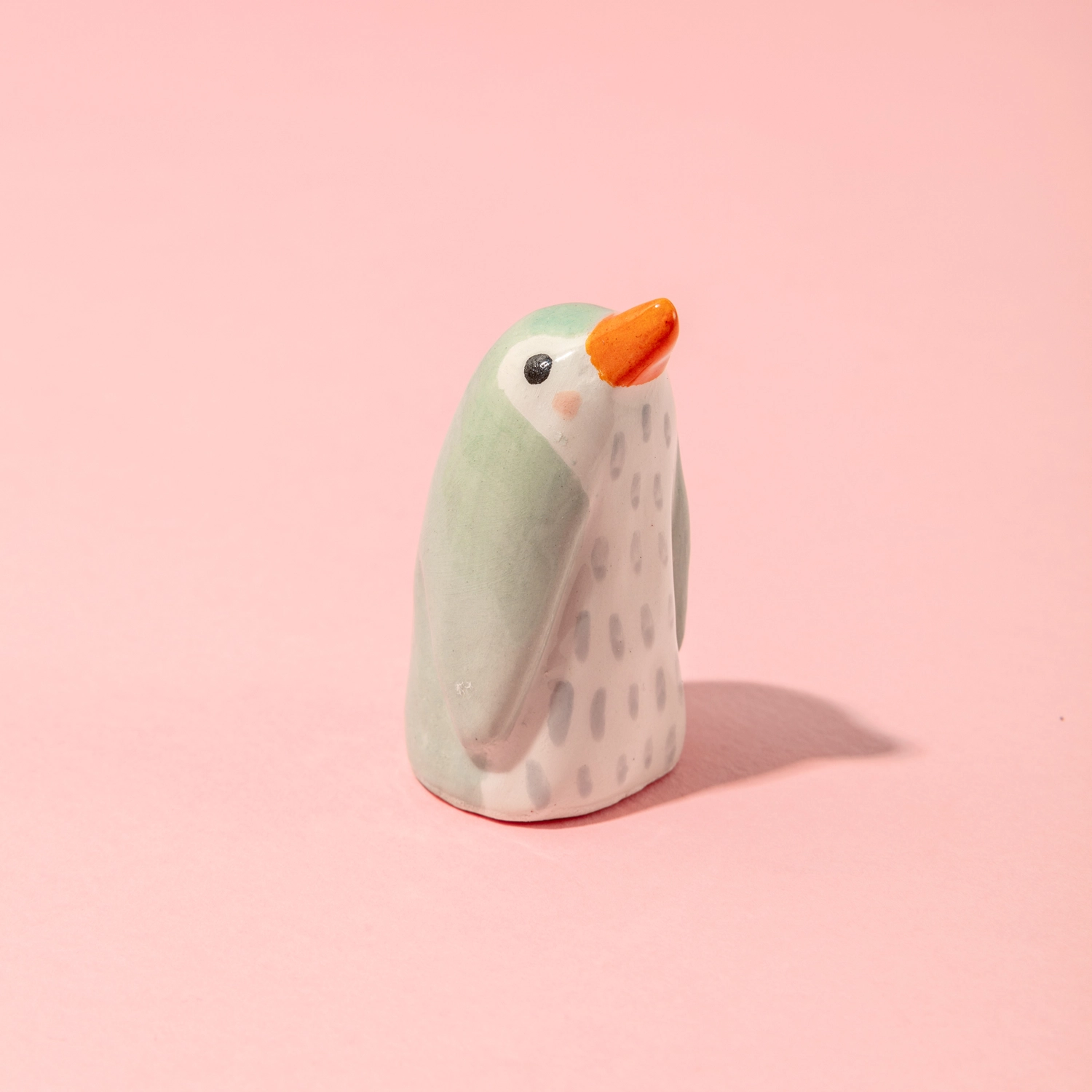 Ana Seixas Baby-Pinguin Minze aus Portugal, Keramik ca. 5,5 cm, Handgefertigt   