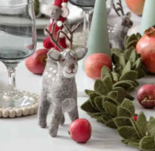 Gry & Sif Grauer Hirsch  aus Filz zum Stellen, Cute Grey Deer - Big, ca. 17cm