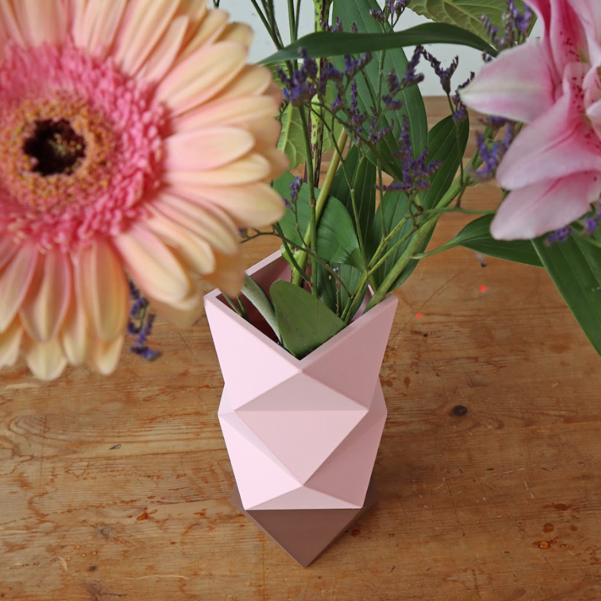 Origami Vase M Neon Chocolate Brown - Peach Pastel, ca. 10 x 15 cm, Bio-Kunststoff 