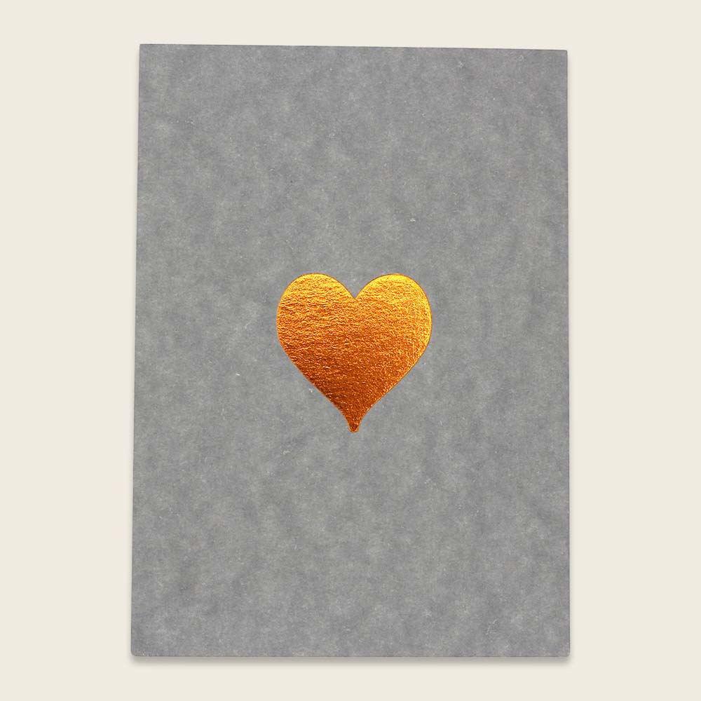 Postkarte HERZ mit Goldprägung von Ava & Yves