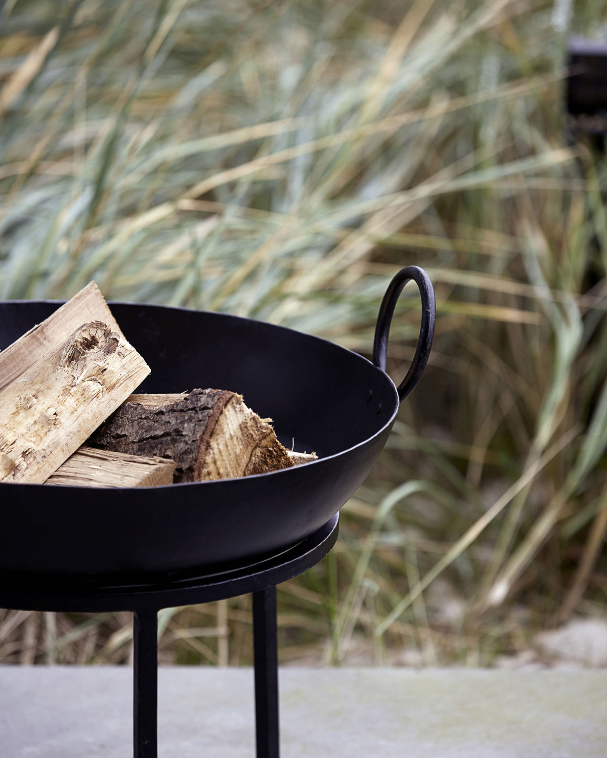 Feuerschale, Schwarz von house doctor , D. ca. 55 cm Höhe ca. 62 cm