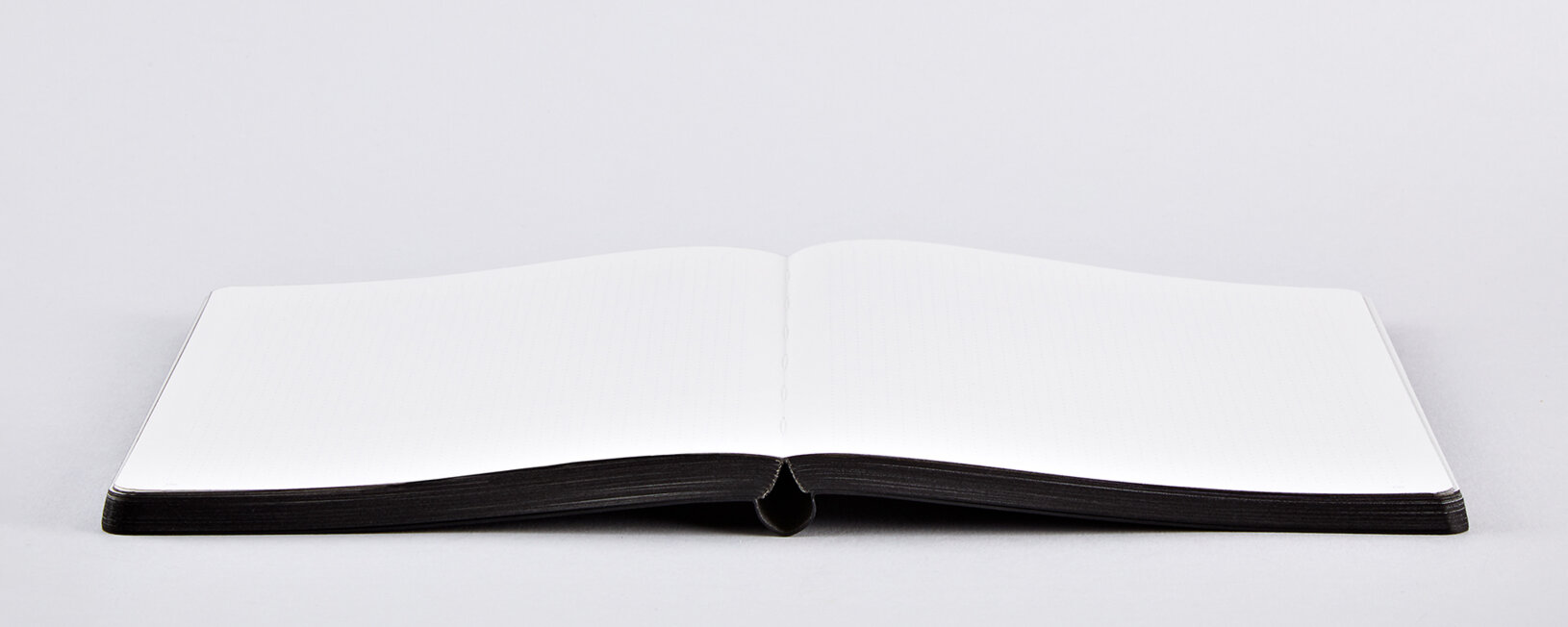 NUUNA Notizbuch Voyager L Schwarz, 165 × 220 mm , A5   