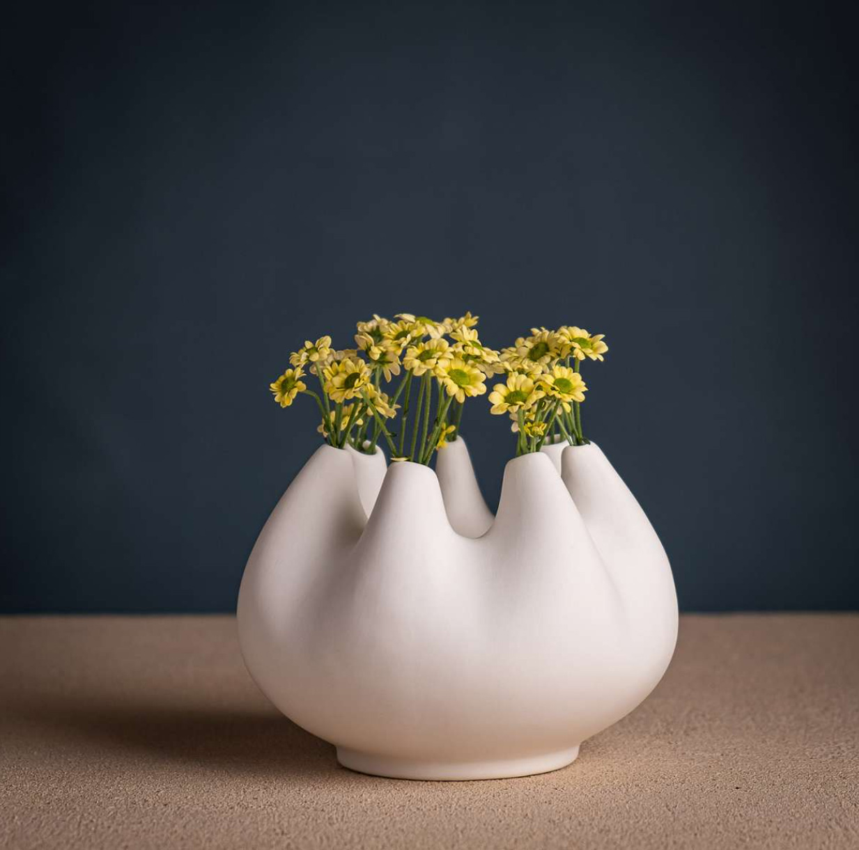 KLATT OBJECTSRHIZOM Vase 7er piccolo, Porzellan weiß, ca.16 x 11,5 cm