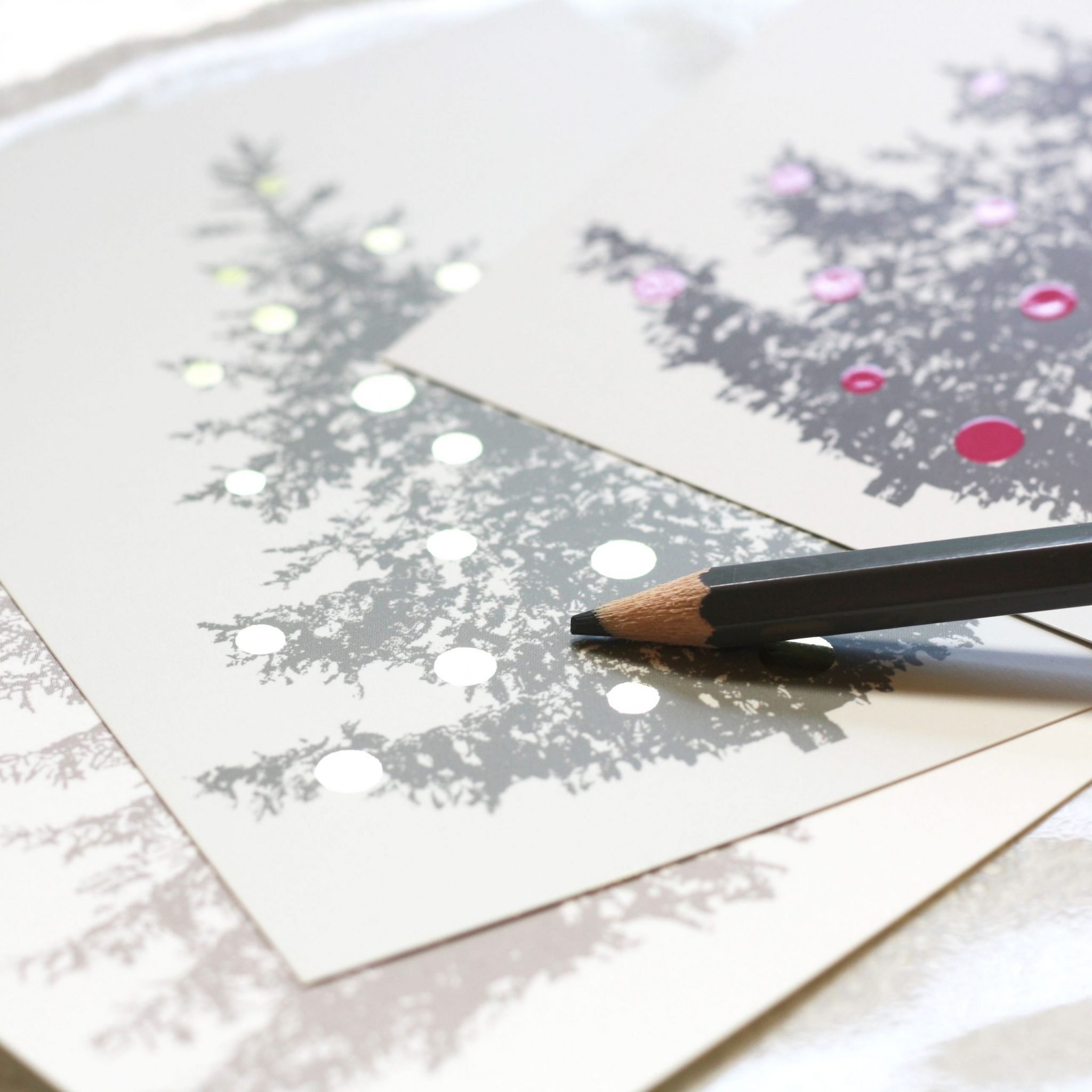 Frohstoff Postkarte Tanne, anthrazit/pink