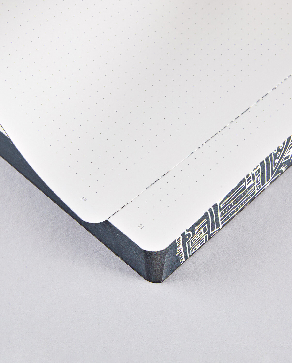 NUUNA Notizbuch Graphic L London, 165 × 220 mm , A5  