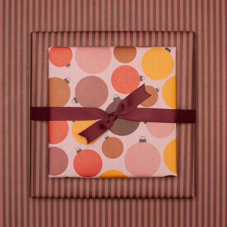 Geschenkpapier Weihnachtskugeln ca. 67 x 48 cm , beidseitig bedruckt  