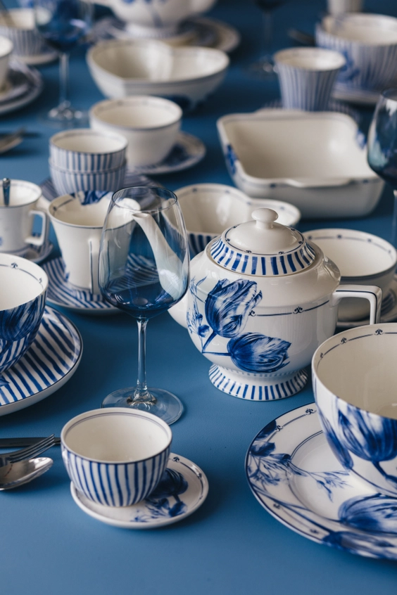 % Teller Tulpenstreifen D. ca. 15 cm von Heinen Delfts Blauw, Holland, Niederlande 
