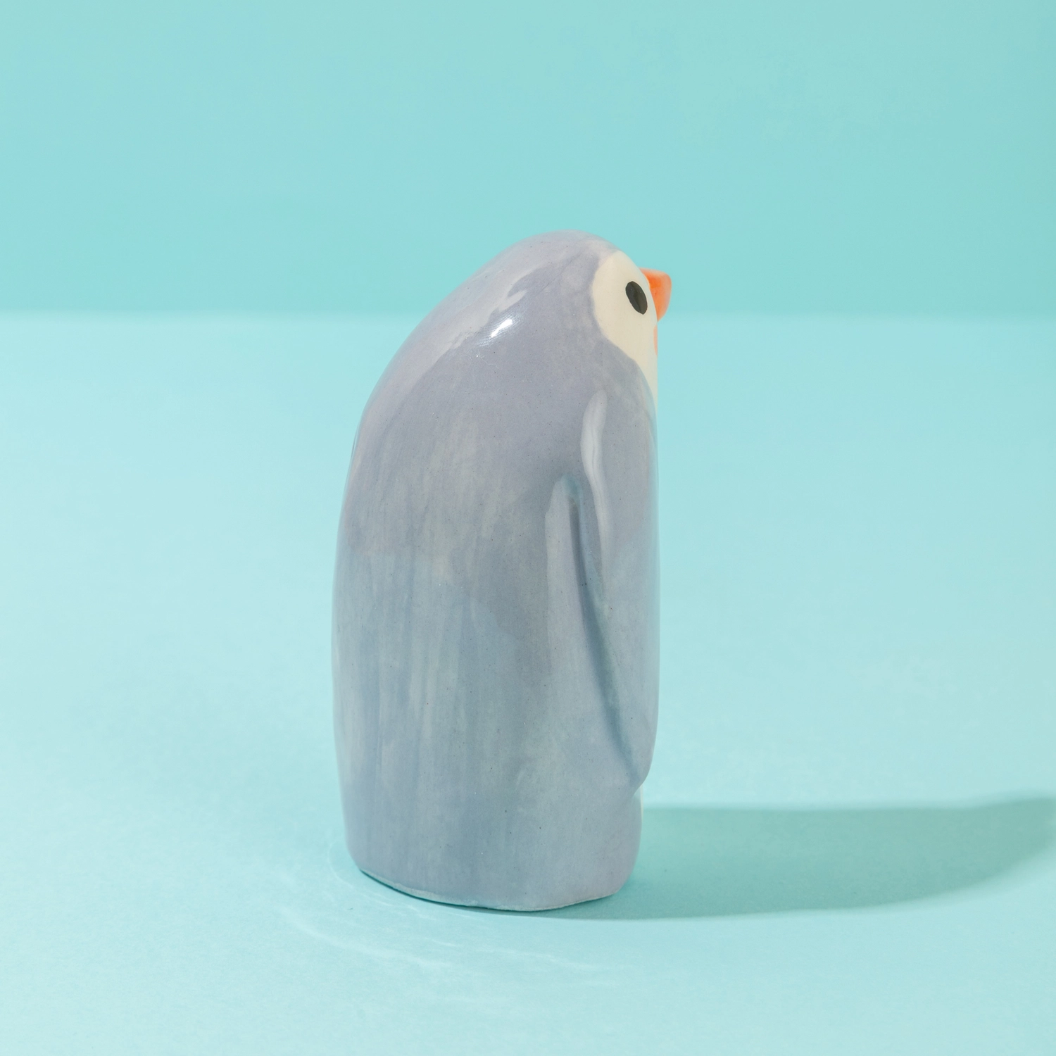 Ana Seixas Mama-Pinguin Lila aus Portugal, Keramik ca. 585 cm, Handgefertigt   