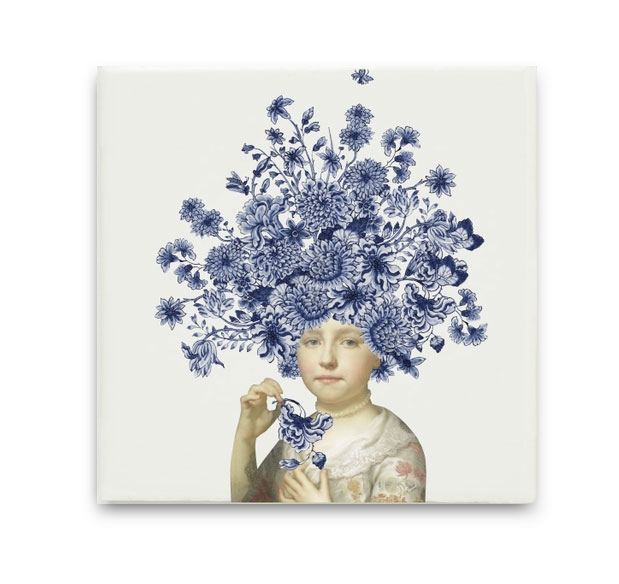 Wandfliese mit blauem Blumenkopf für Mädchen im Rijksmuseum von Lylies, ca.  13 x 13 cm