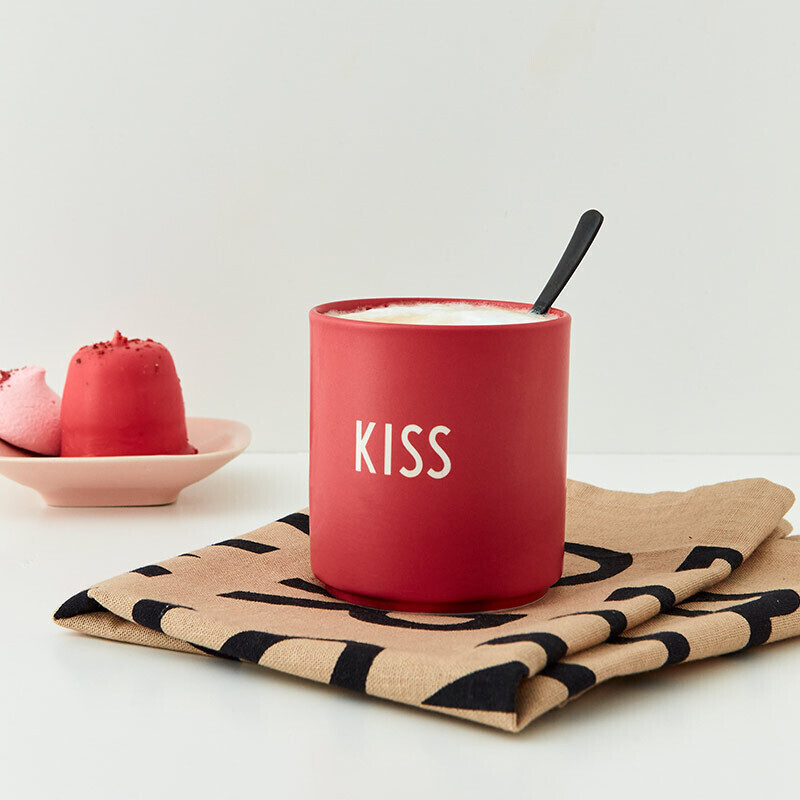 Design Letters Favourite Cup KISS, Becher Porzellan, Farbe: Rose
