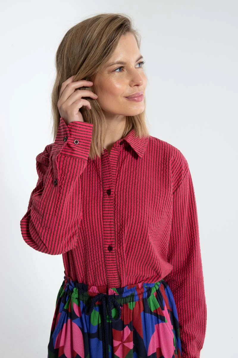 % Danefae Daneclassic Searsucker Hemd , Farbe: Dunkles Bordeaux/Power Pink