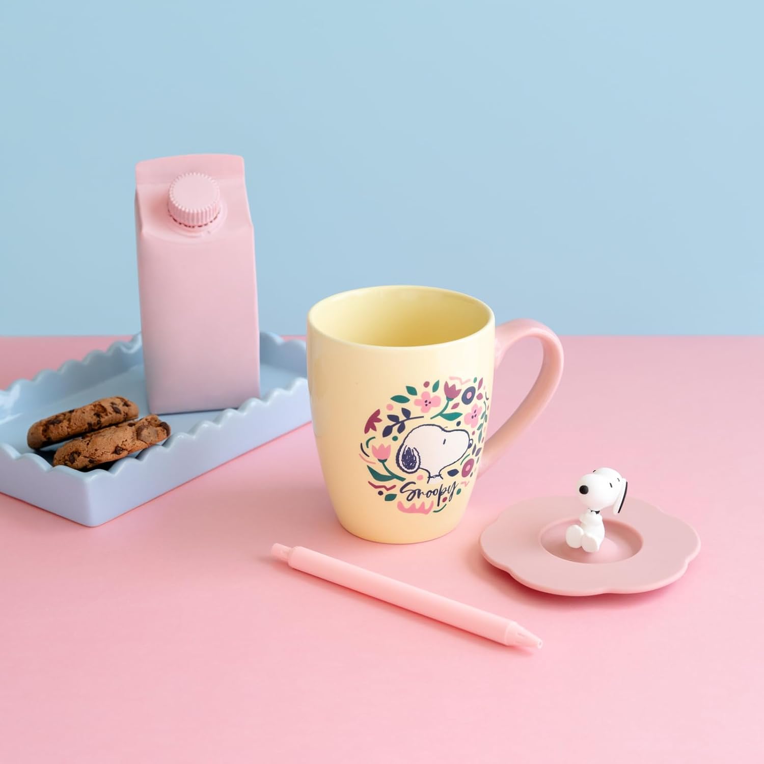 Snoopy Premium Becher, ca. 350 ml mit Deckel aus Silikon