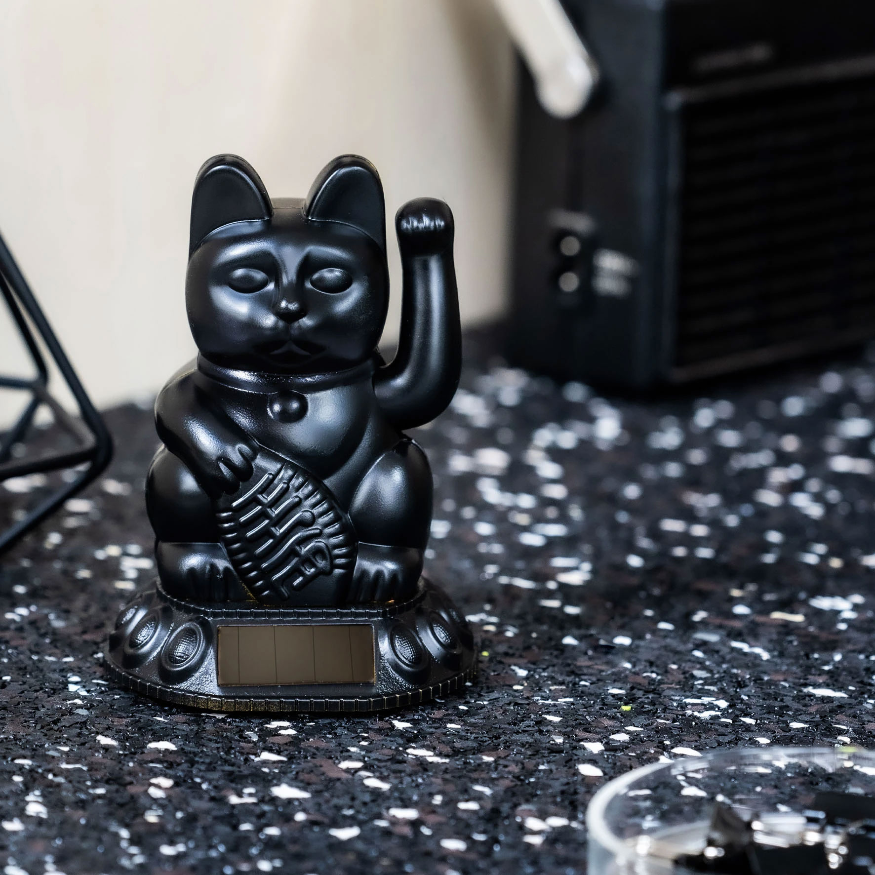 Lucky Cat Solar Schwarz/ Winkekatze/ Glückskatze von donkey products, Katze Lucky Cat Solar Schwarz/ Winkekatze/ Glückskatze von donkey products, Katze