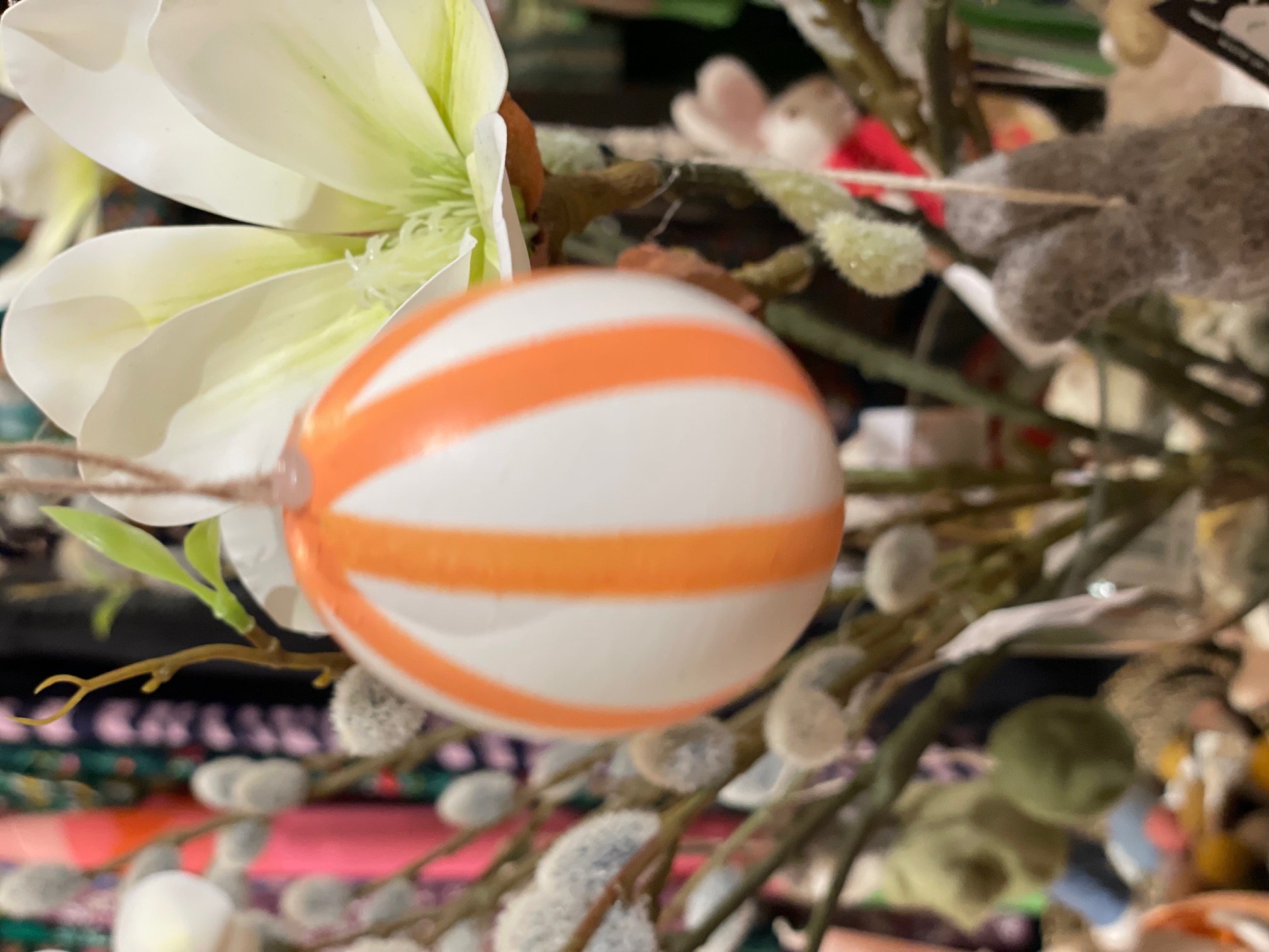 % Hühnerei "Streifen"orange , ca. 6 cm, pro Stück   