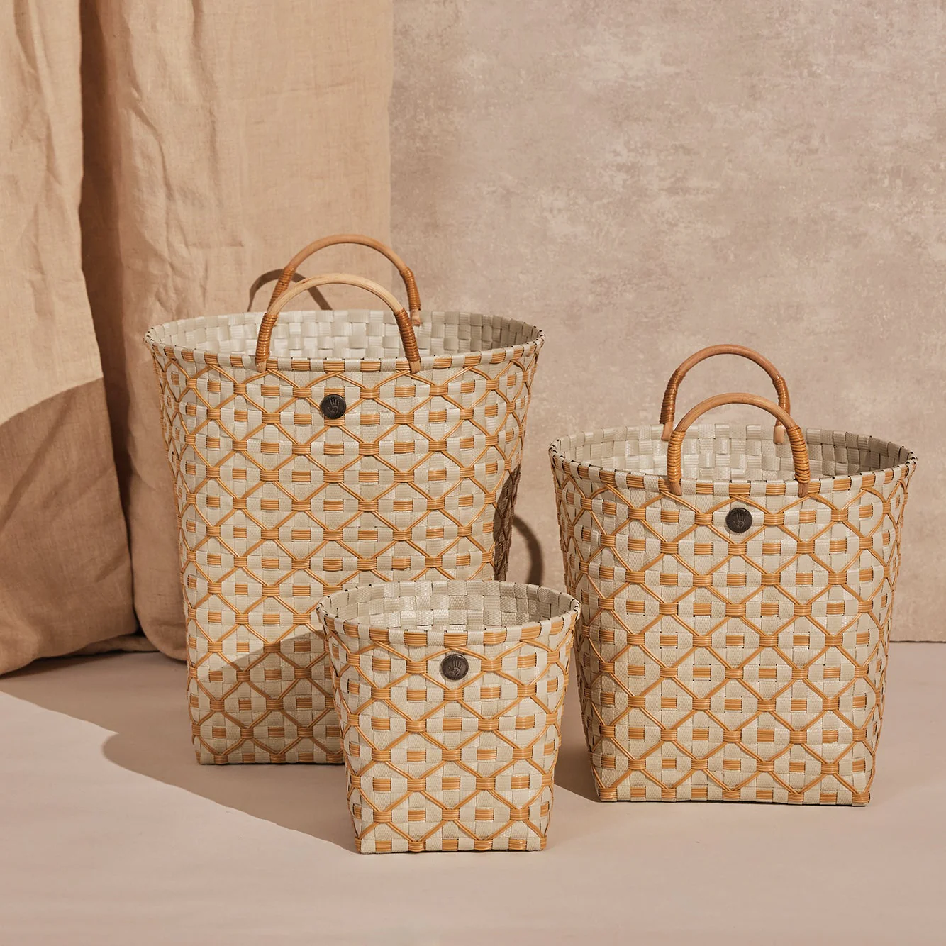 Handed By Ivy & Rose Basket champagne with ecru pattern
