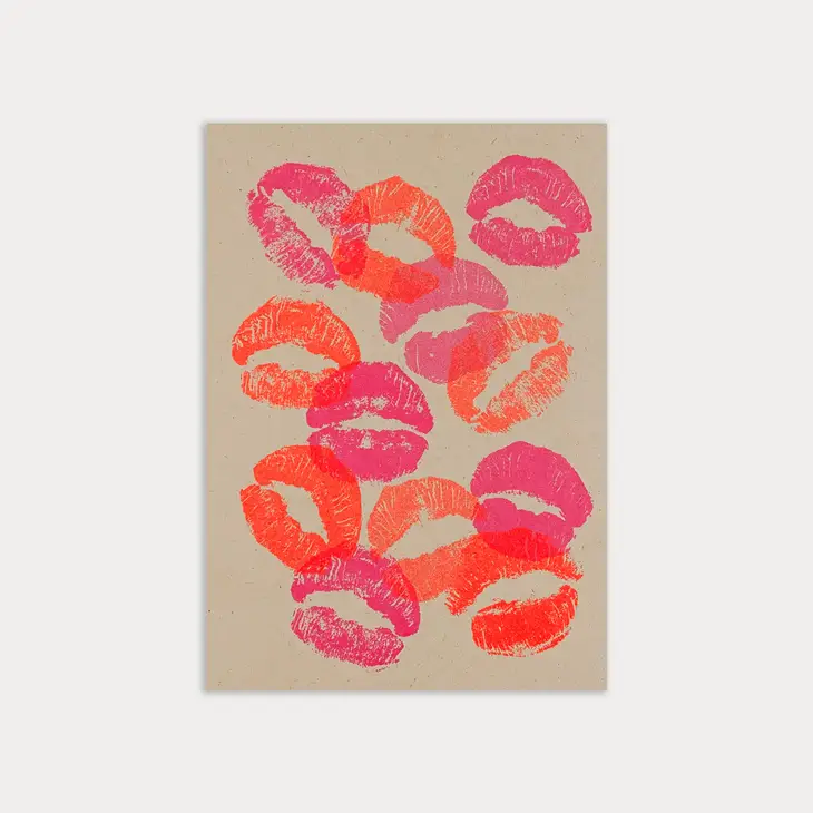 Feingeladen Postkarte TYPO »Kisses« Neon Pink & Orange, RISO handgedruckt