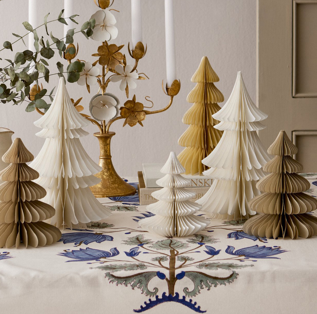 Bungalow XMAS Papierbaum " Evergreen" Tannenbaum, Höhe ca. 20 cm, Farbe: Hemp Bungalow XMAS Papierbaum " Evergreen" Tannenbaum, Höhe ca. 20 cm, Farbe: Hemp