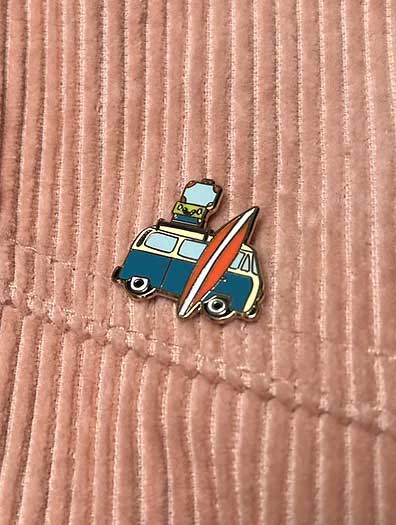 MIAO Emaille Pin " Van"