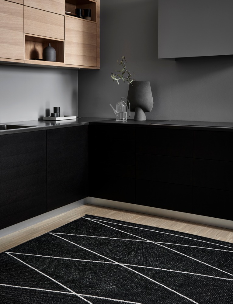 pappelina Teppich  MAX BLACK VANILLA  , ca. 70 x 240 cm