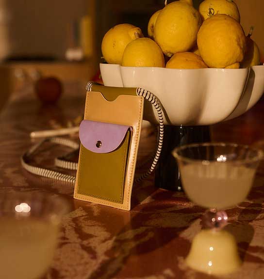 Handytasche in beige olive flieder von The Sticky Sis Club, phone pouch |l sole | coloré | affogato beige + costa green + sunset lilac
