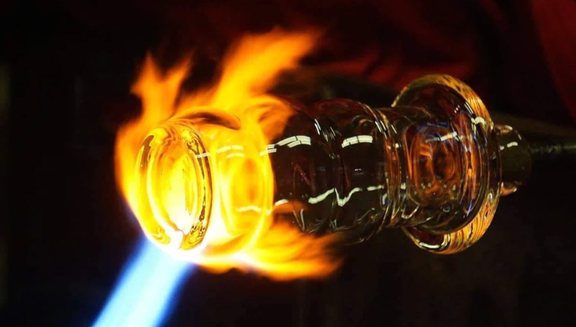 FUNDAMENTAL BERLIN Vase Muse XL, RUBINE, Höhe ca. 30 cm, Glas   