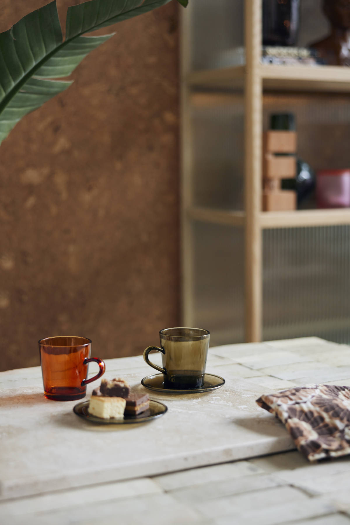 % HKliving 70's Unterteller Glas MUD, Siebziger Jahre Geschirr, Pro Stück    