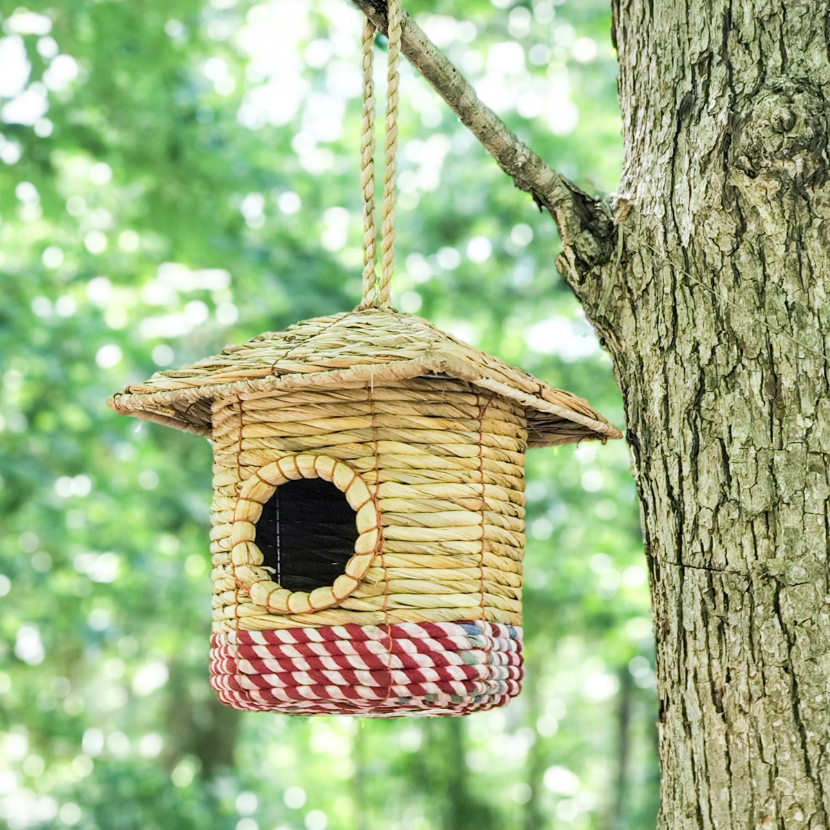 % Geflochtenes Vogelnest "Cottage", Handgewebtes Seegras & Sari Bird Nest/ Birdhouse - Cottage