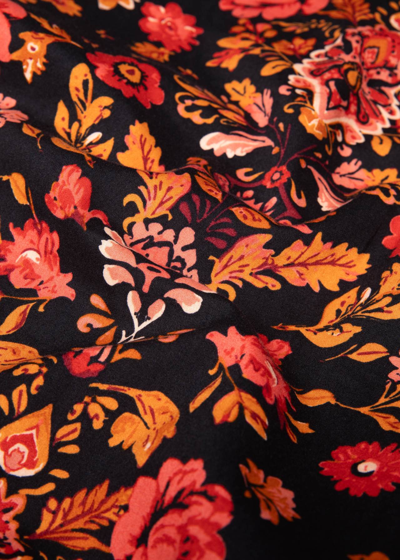 Blutsgeschwister Tellerrock Romance Rules the World, carpet elegance