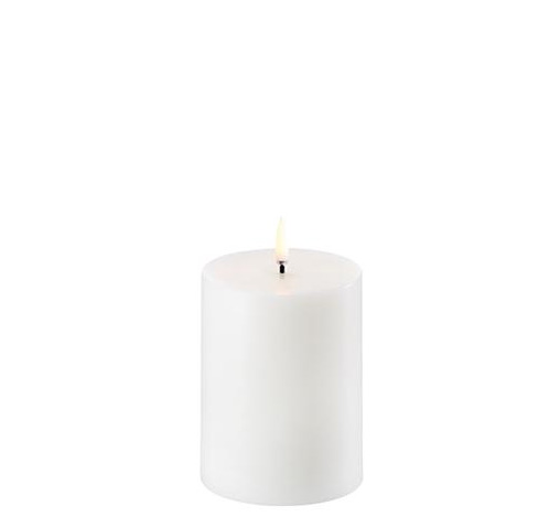 Piffany Copenhagen – UYUNI LIGHTING LED Kerze - Nordic white, Smooth, D. ca. 7,8x10 cm