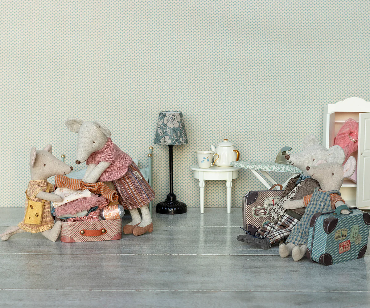 Maileg Overall und Hemd im Koffer, Zubehör für Mäuse, Großer Bruder Maus