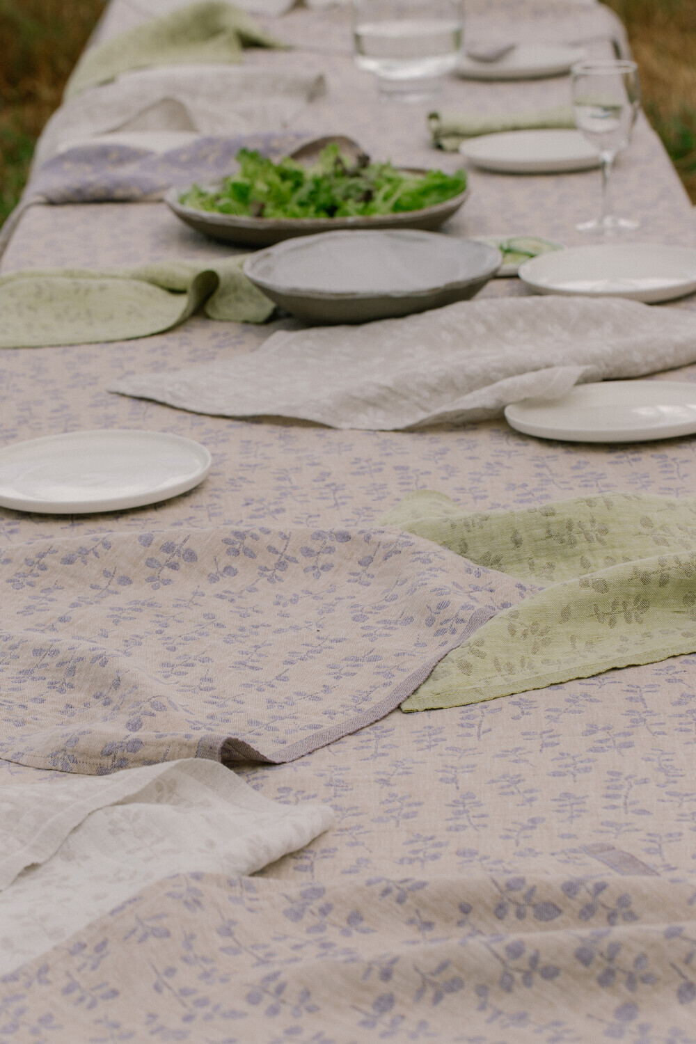 Lapuan Kankurit Tischdecke Meirami ca. 145 x 260 cm, Farbe: lime-olive, 100 % Leinen