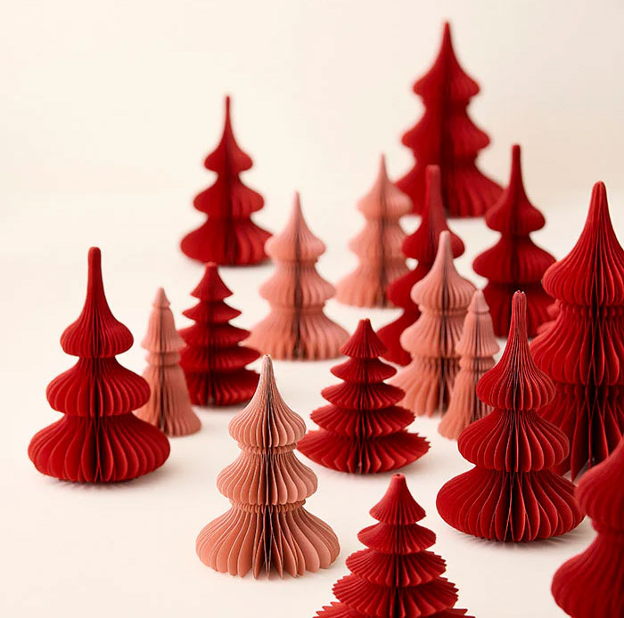 Bungalow Honeycomb Tannenbaum Spruce , ca. 24 cm Ruby von Bungalow, Papier, Honeycomb Tree Spruce H24cm Ruby