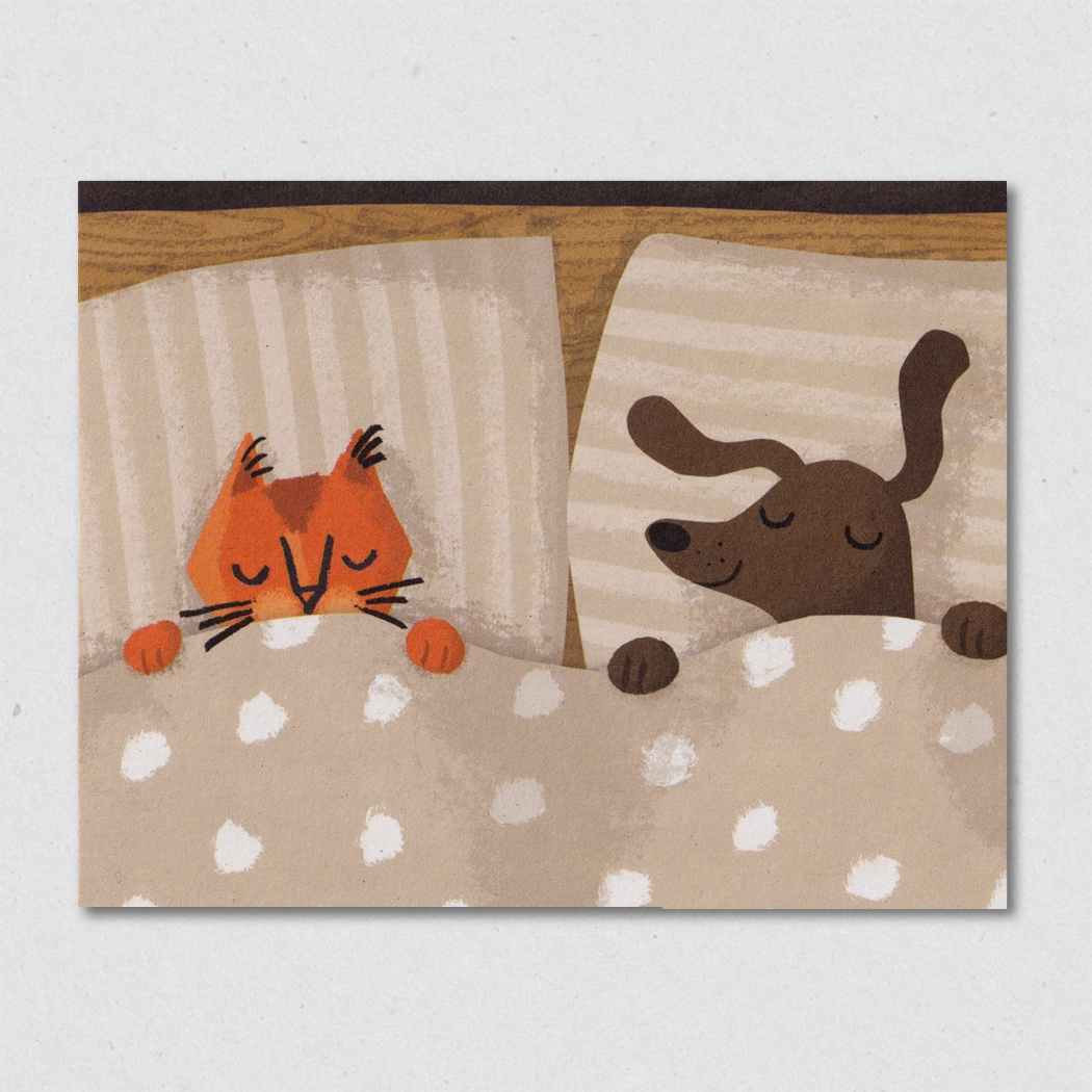 Kleine Doppelkarte "Schlafenszeit-Besties" von  Lisa Jones Studio , Hund & Katze im Bedi