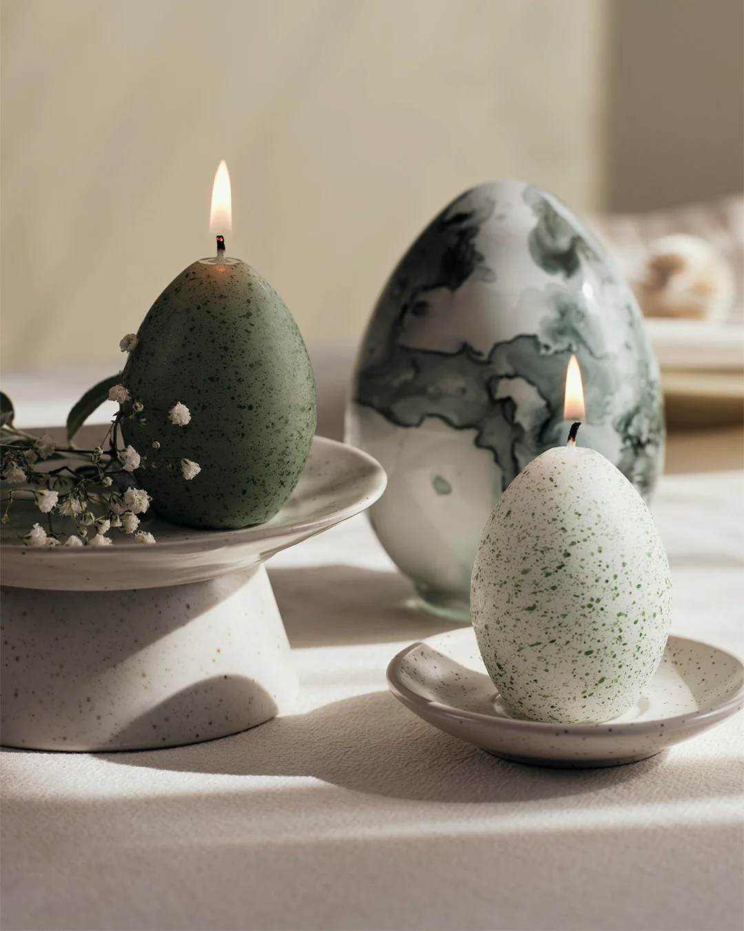 Eierkerzen EGON 4 er Set,  Sage Green/White von Broste Copenhagen, ca. 5 x 6,8 cm 