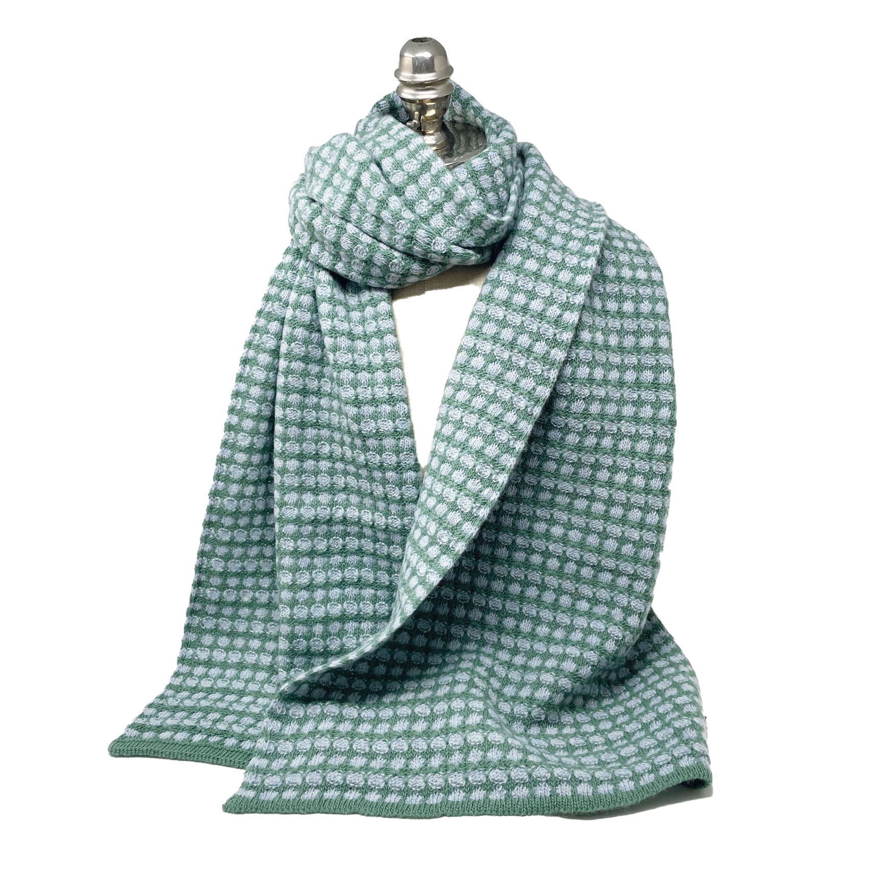 McKernan Schal "HUCKLEBERRY" EUCALYPTUS,   ca. 35 x 190 cm , 100 % Wolle   