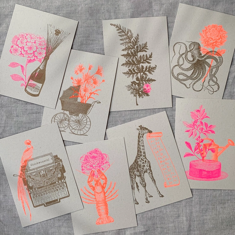 RISO Postkarte TYPO »Champagner mit Blume« Glückwunsch,  Neon Pink, handgedruckt von Togethery
