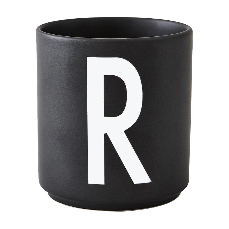 Design Letters AJ Cup, Porzellan Becher "R" , Farbe: Schwarz, Arne Jacobsen 