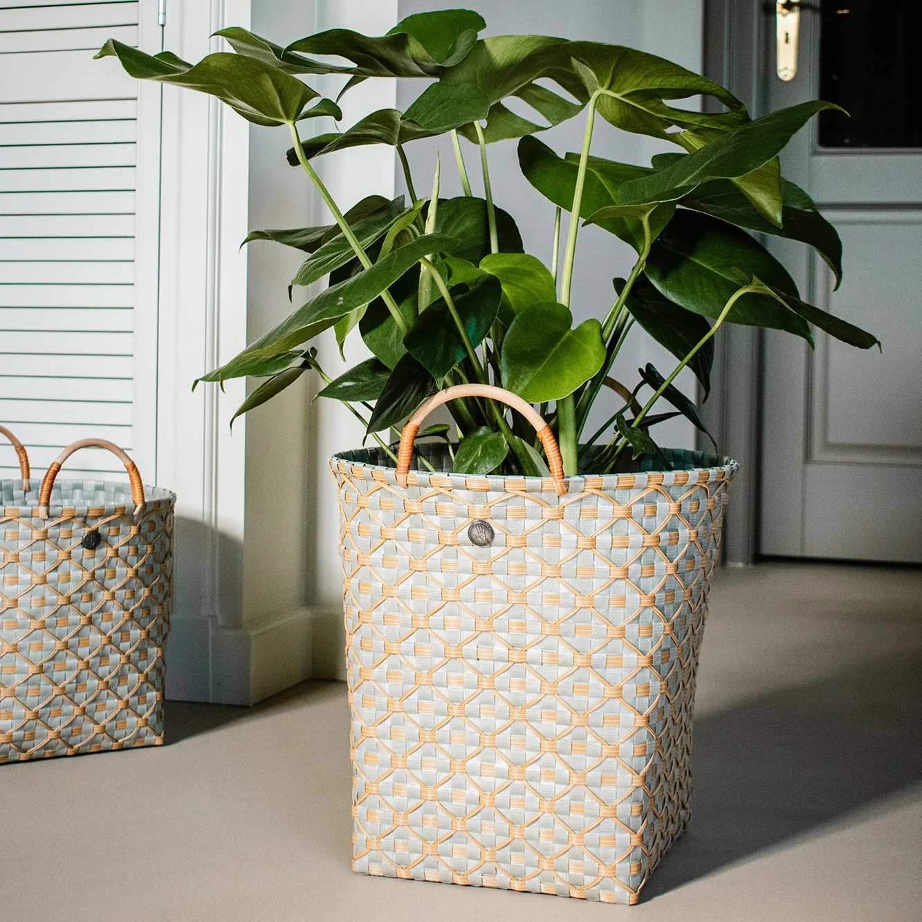 Handed By Ivy & Rose Basket matcha green with ecru pattern