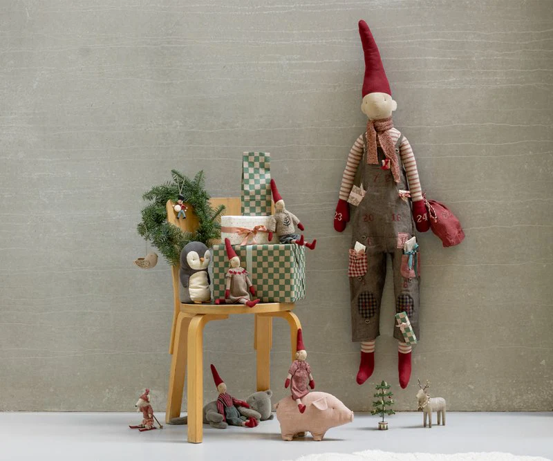 % Maileg Pixy, Größe 2 , Junge mit rotem Hemd, Wichtel