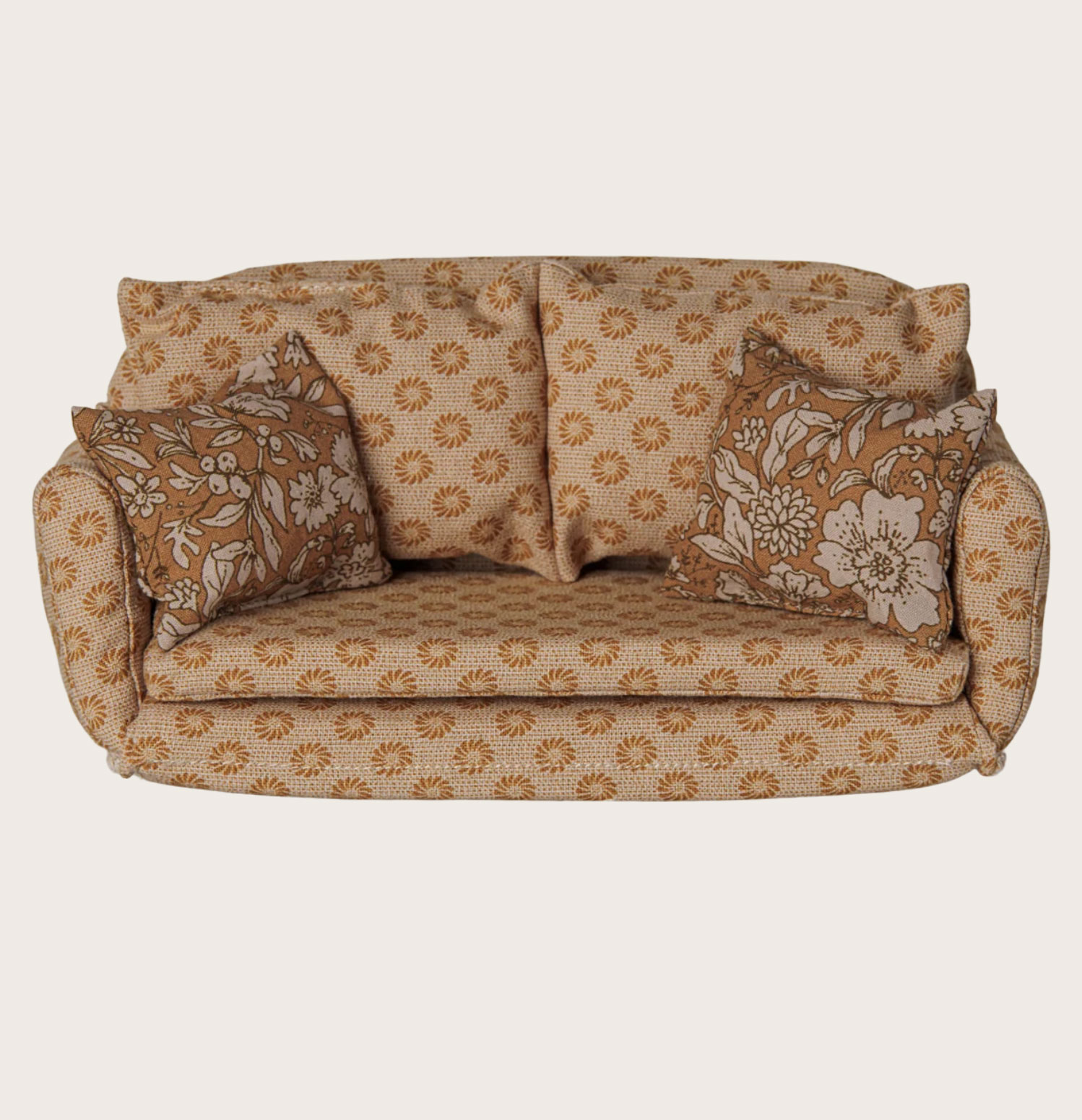 Maileg Schlafsofa, Maus, groß – Ocker, ca. 8 x 18 cm