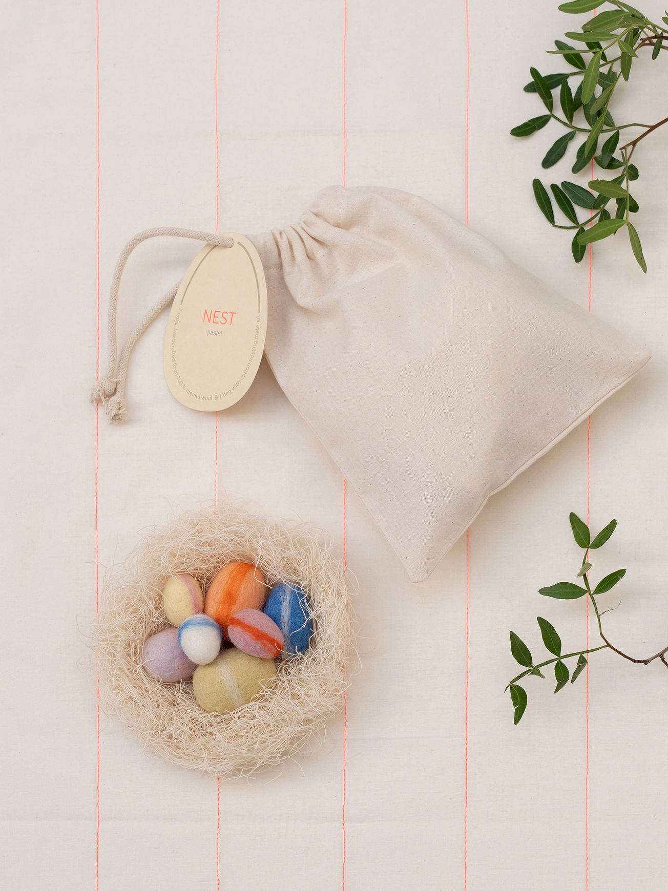 Jurianne Matter NEST wool eggs - bunt, Osternest Natur mit 7 Filzeiern im Set