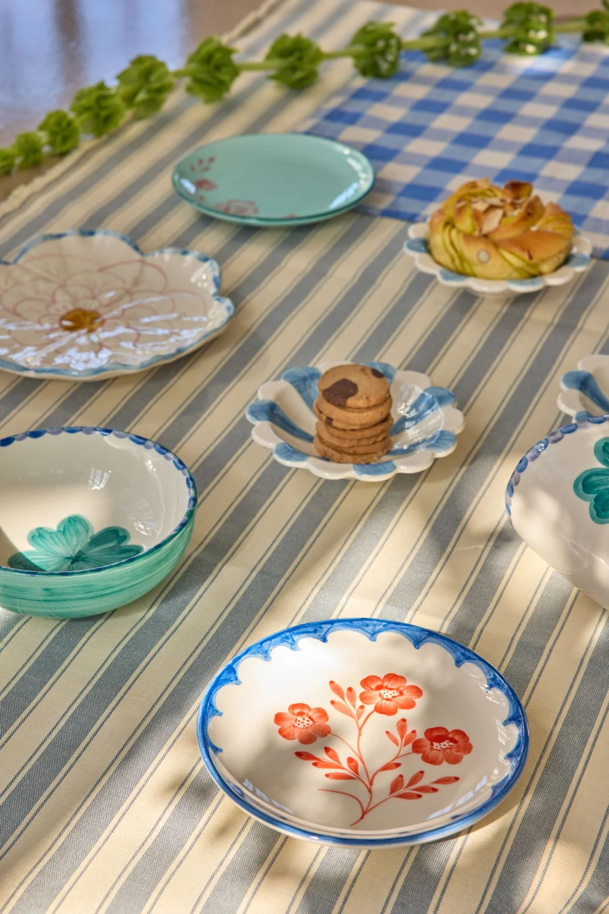 Rice Kuchenteller Vintage Flower, Keramik Kuchenplatte - Crème - Hand-painted Vintage Flower, D. ca. 15 cm