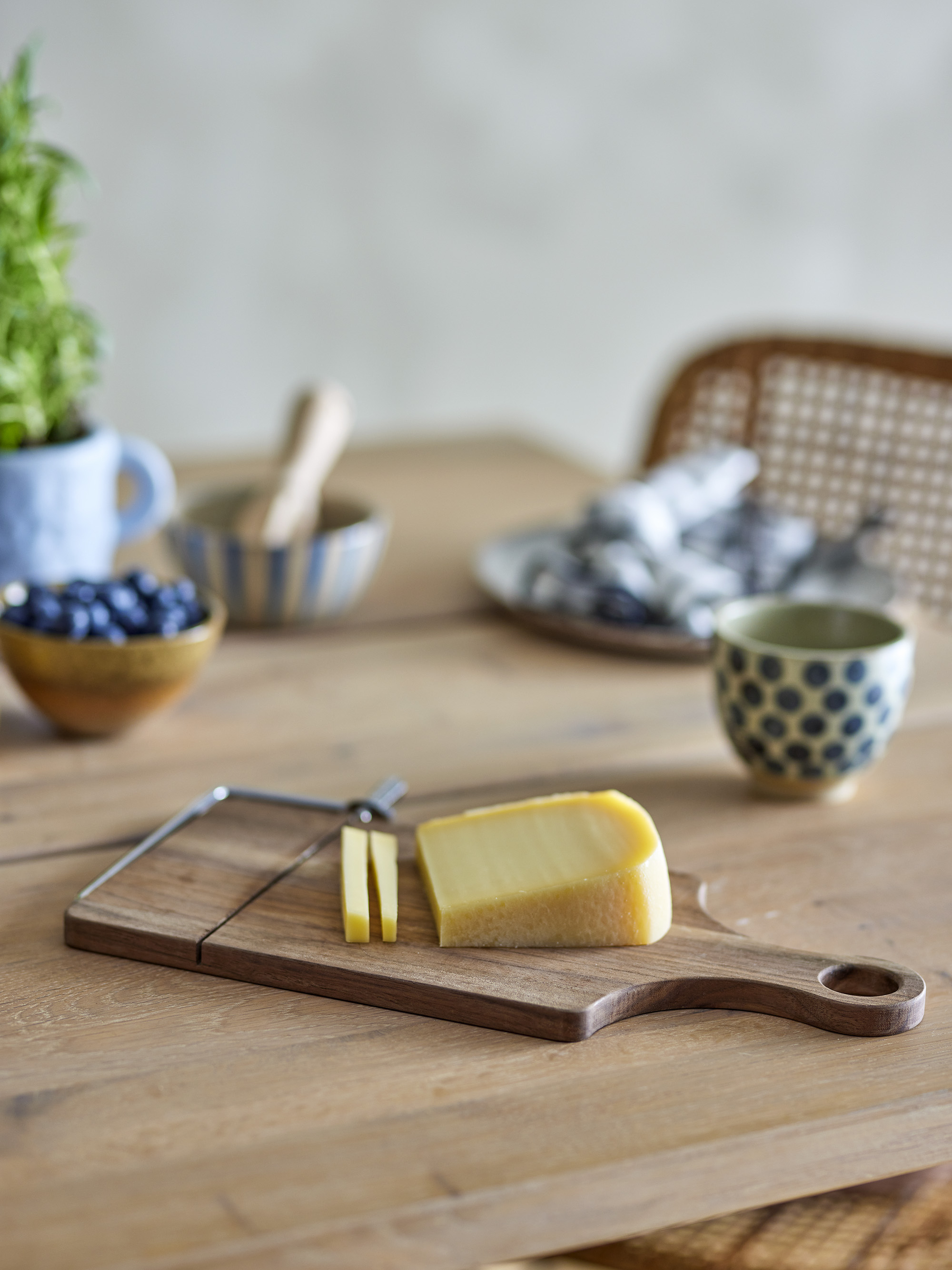 Feras Käseschneider, Braun, Walnuss von Bloomingville