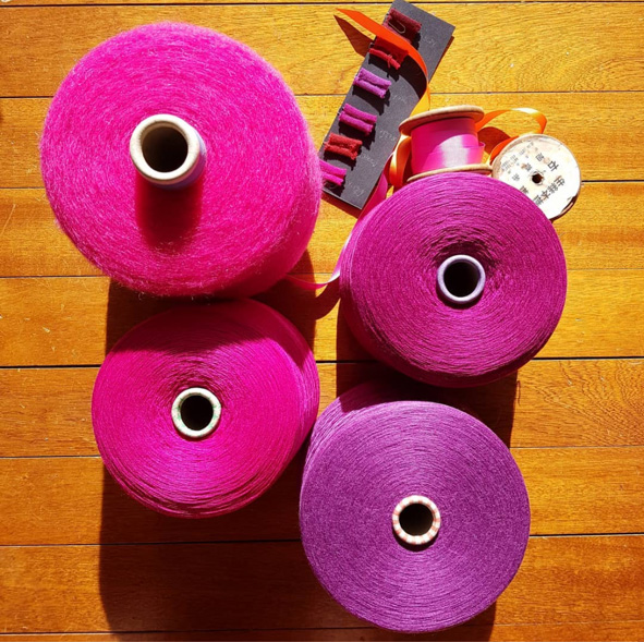 filAMORI Patentschal Uni Neongelb, Mohair/Seide, ca. 40 x 200 cm 