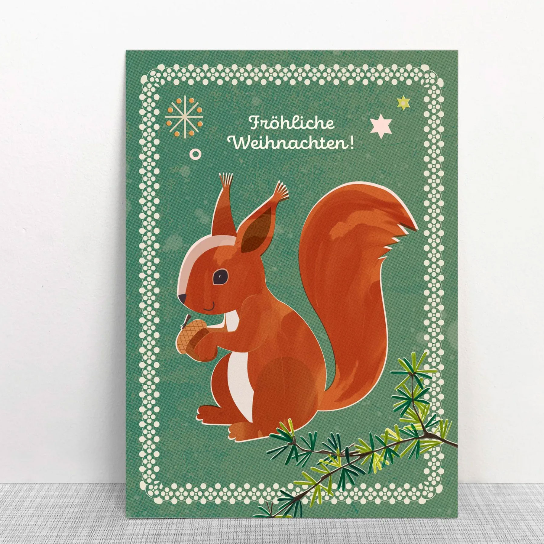 Monimari Weihnachtspostkarte Eichhörnchen, Holzschliffpappe von Monimari