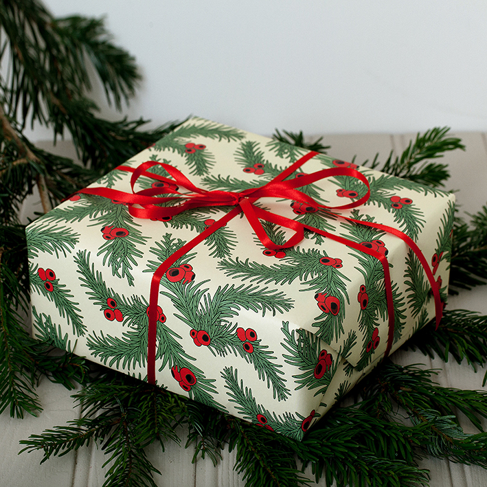 Geschenkpapier FIR BERRIES, ca. 50 x 70 cm von Emily Burningham