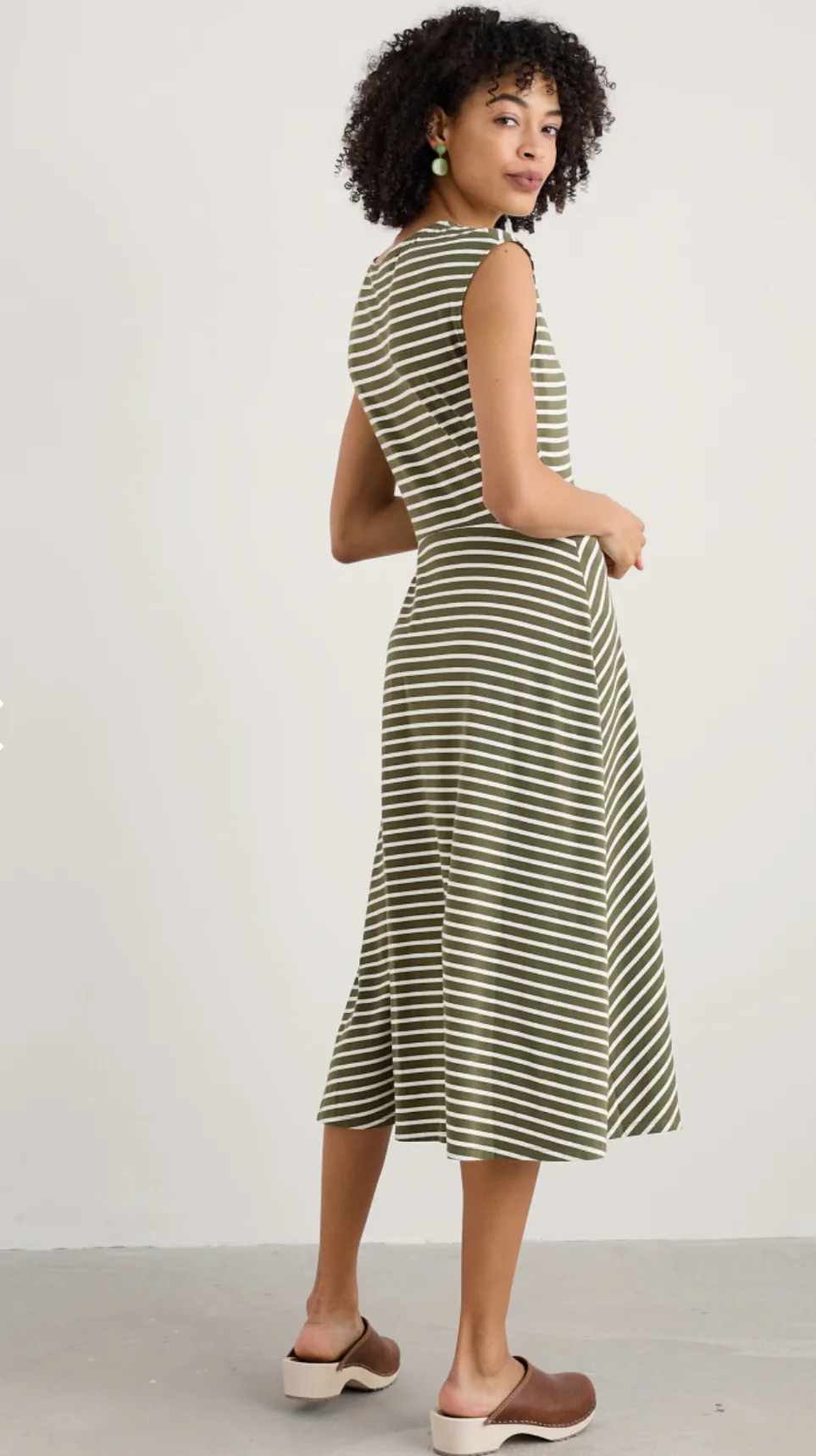 % SEASALT CORNWALL Kleid Fettling Jersey Tie Detail Midi Dress, Apple Slice Light Olive % 