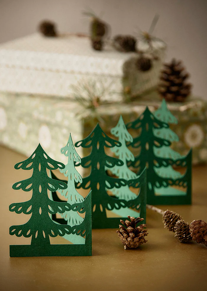 Bungalow Papiergirlande Tannenbäume grün, ca. 70 x 14 cm, Table Garland Trees 70cm Forest
