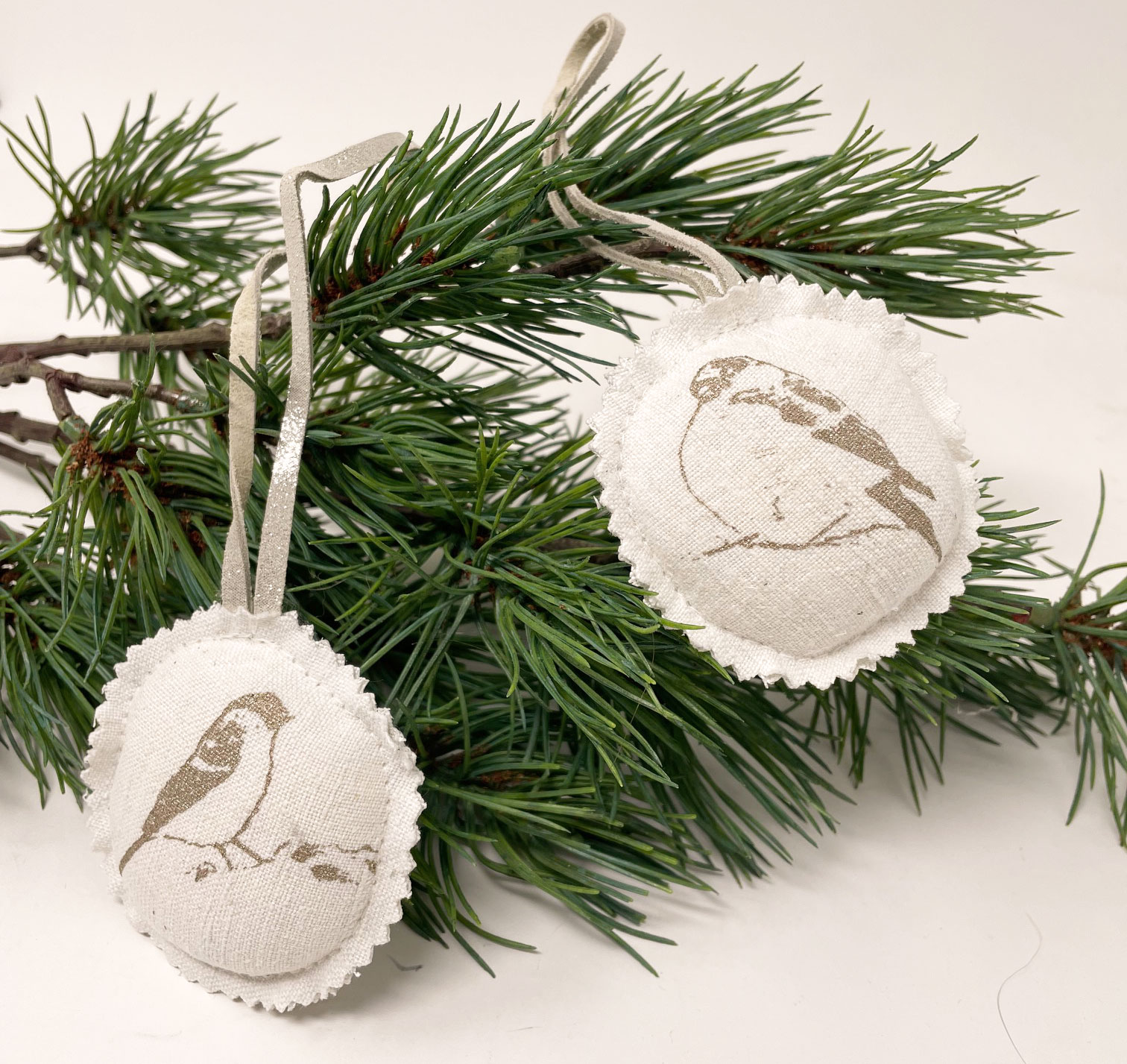 Dorothee Lehnen Weihnachtsanhänger 2er-Set, antikes Leinen, Vögel