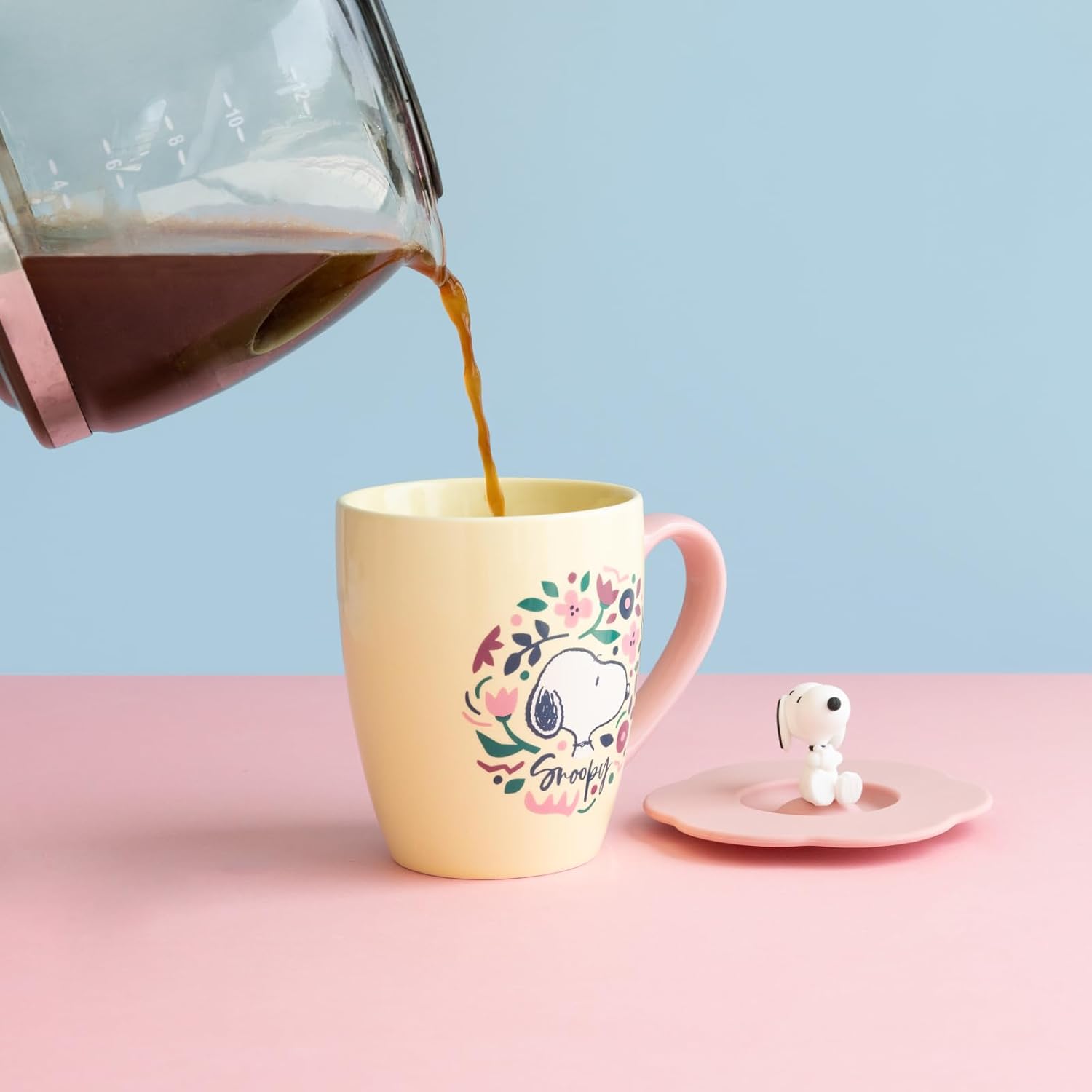 Snoopy Premium Becher, ca. 350 ml mit Deckel aus Silikon